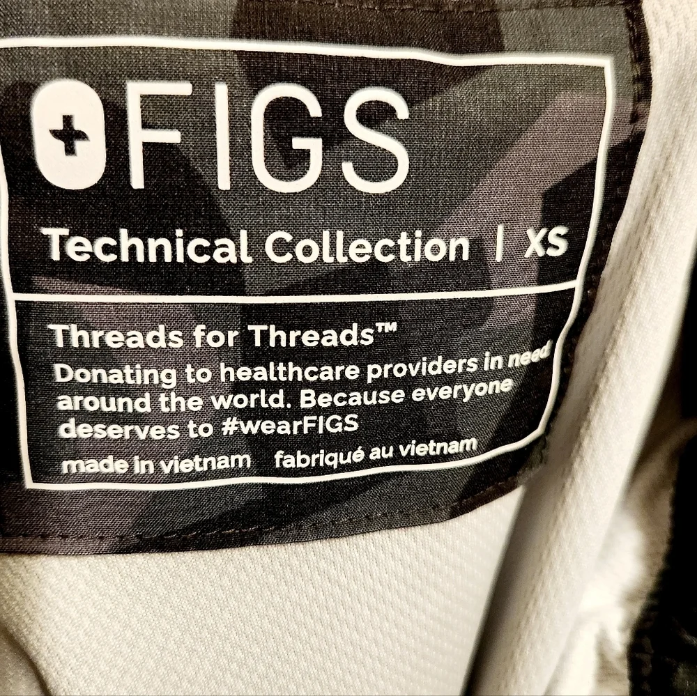 FIGS | Men's Black & Gray Camouflage Cargo Jogger Medical Scrubs Pants (Size XS)
